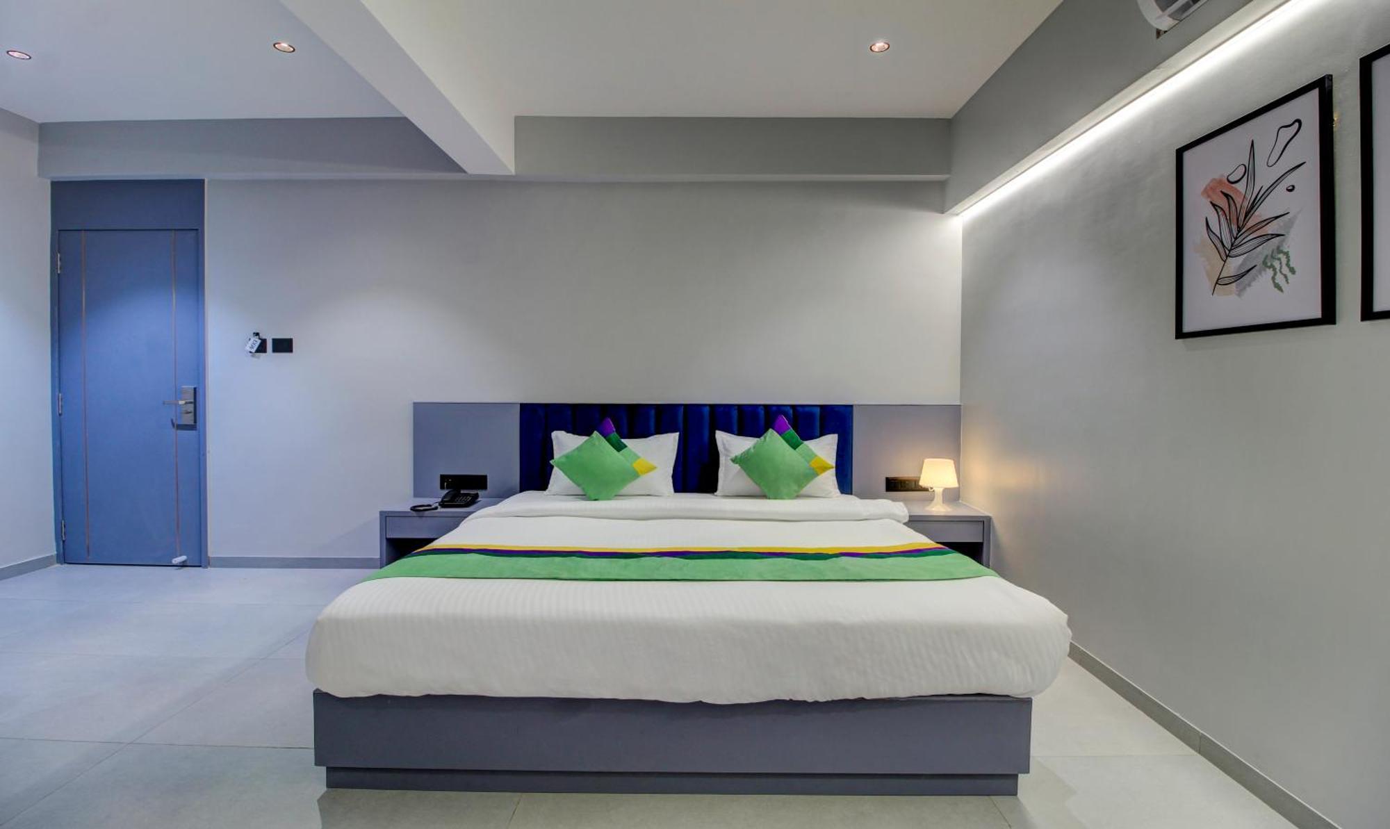 Comfort Inn Baner- Indian Nationals Only Pune Eksteriør billede