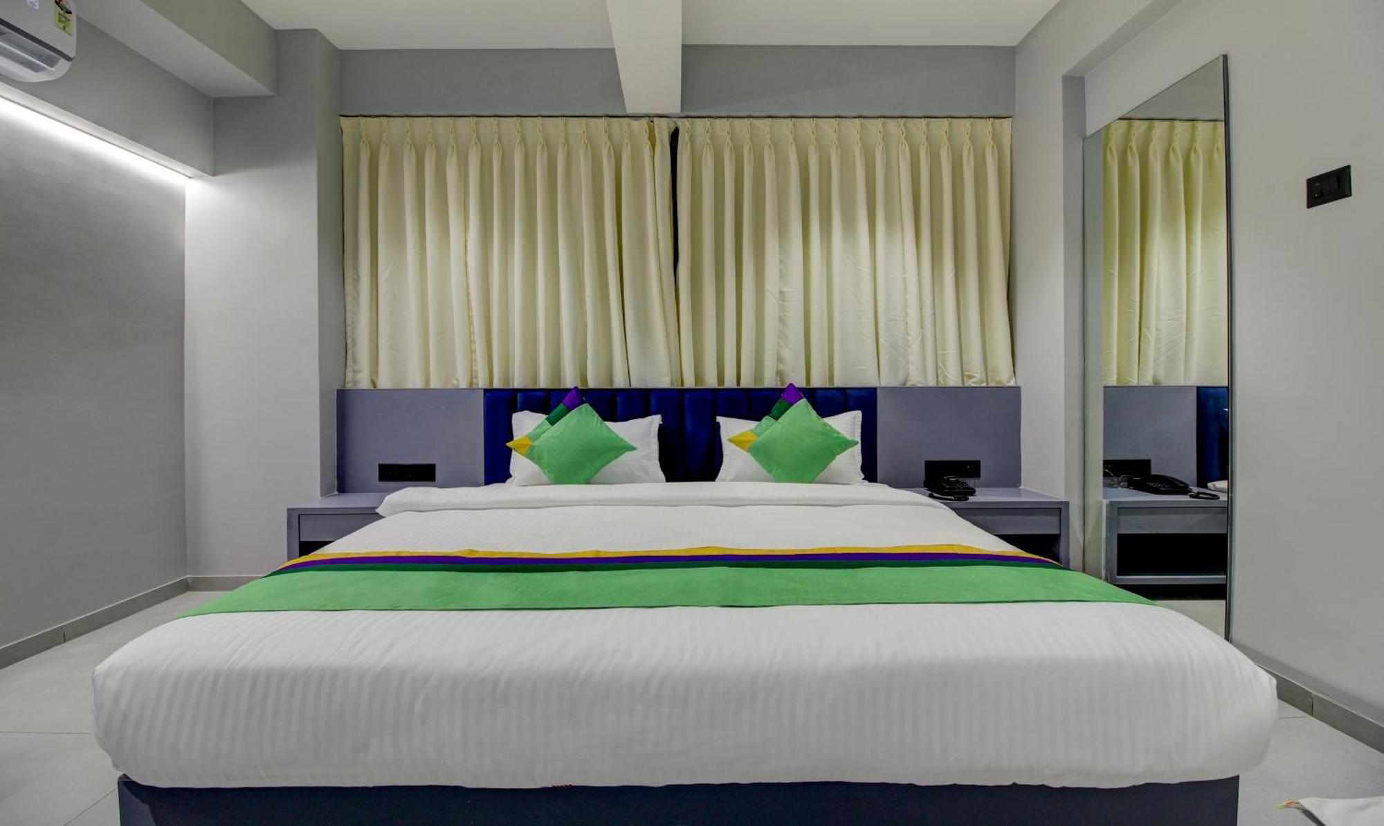 Comfort Inn Baner- Indian Nationals Only Pune Eksteriør billede