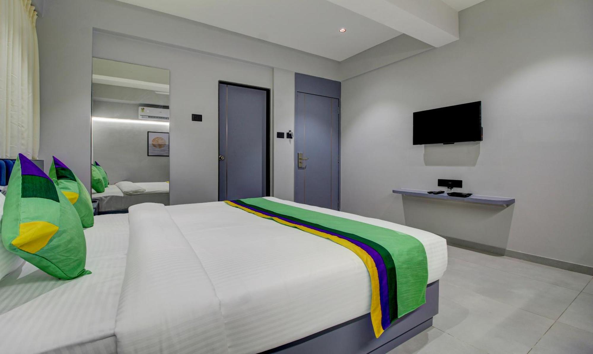 Comfort Inn Baner- Indian Nationals Only Pune Eksteriør billede